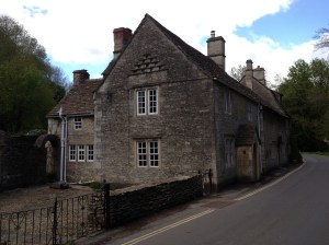 lime repair and lime plastering by complete lime preservation Wiltshire, specialist building surveys for dampness caused by cement render and cement pointing